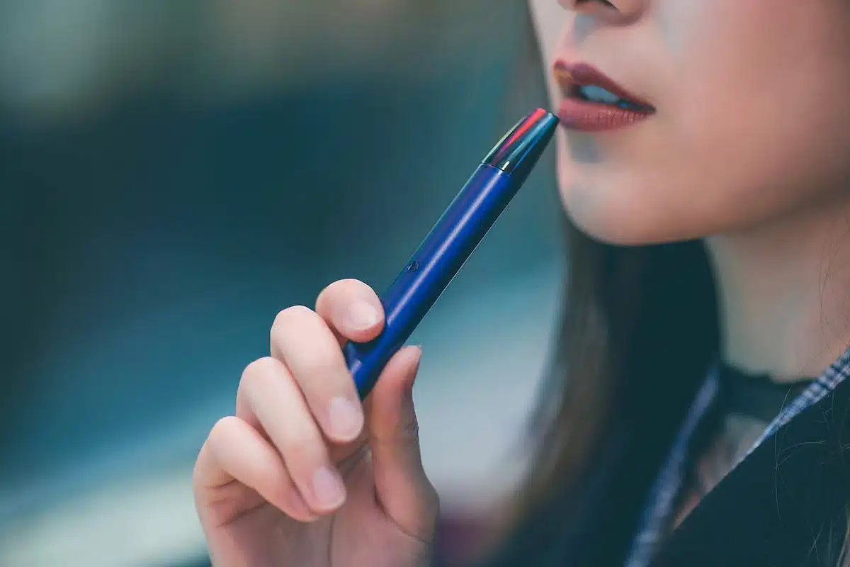 vape e-cigarette